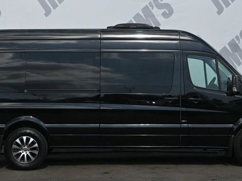 Used 2015 Mercedes-Benz Sprinter 2500 image 4
