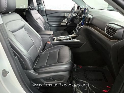Used 2024 Ford Explorer Limited w/ Limited Technology Package AWD/4WD image 24