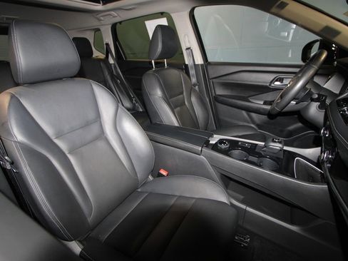 Used 2024 Nissan Rogue SL w/ SL Premium Package image 26