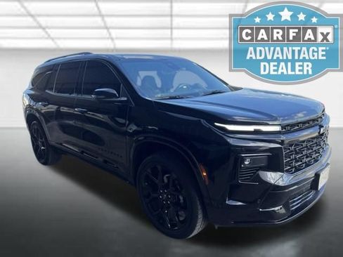 Used 2025 Chevrolet Traverse RS w/ LPO, Floor Liner Package FWD image 2