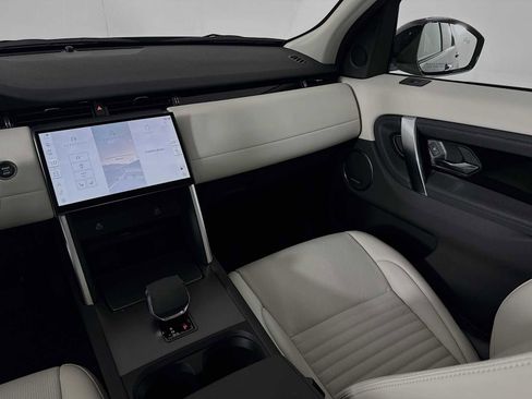 New 2025 Land Rover Discovery Sport S image 24
