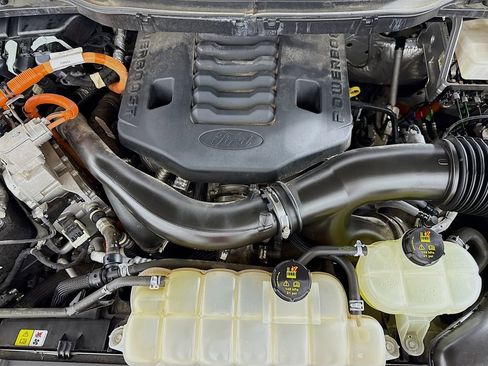 Used 2021 Ford F150 Lariat w/ Max Trailer Tow Package image 31