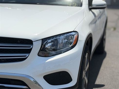 Used 2018 Mercedes-Benz GLC 300 4MATIC image 11
