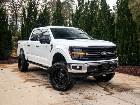 Used 2024 Ford F150 XLT image 2