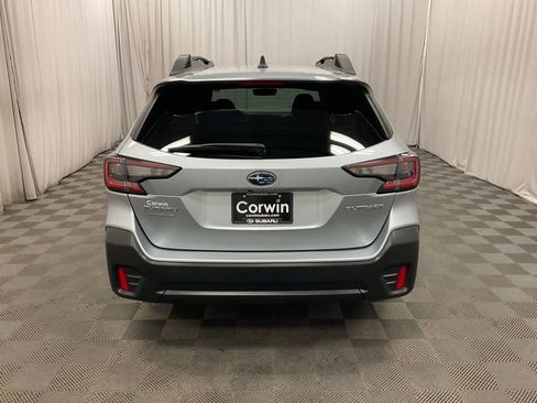 Used 2022 Subaru Outback Premium image 3