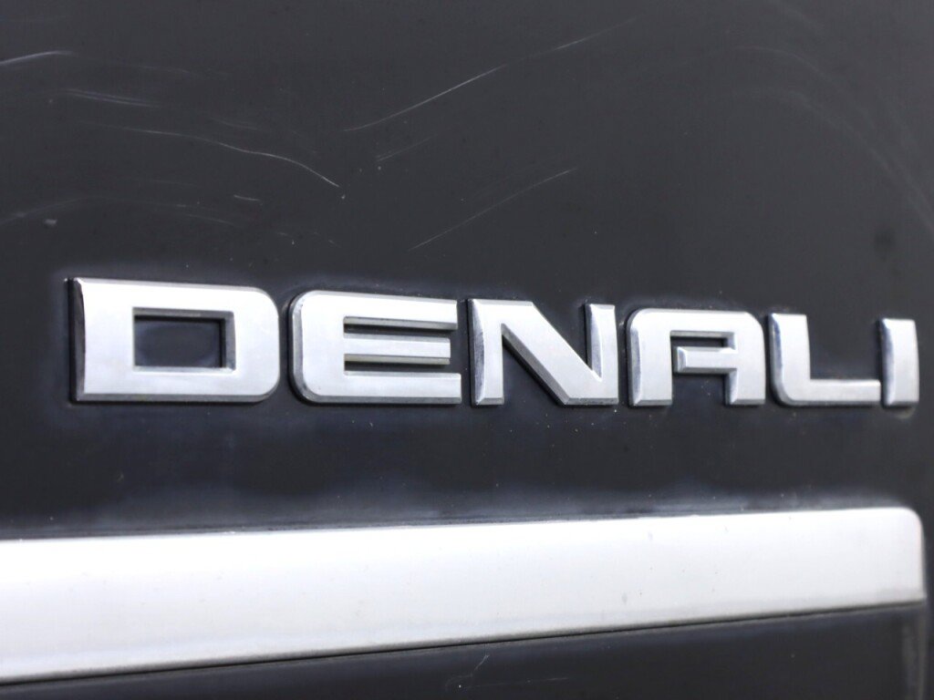Used 2013 GMC Yukon XL Denali RWD image 39