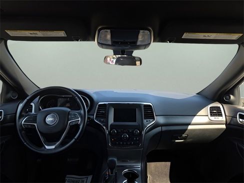 Used 2018 Jeep Grand Cherokee Laredo image 10