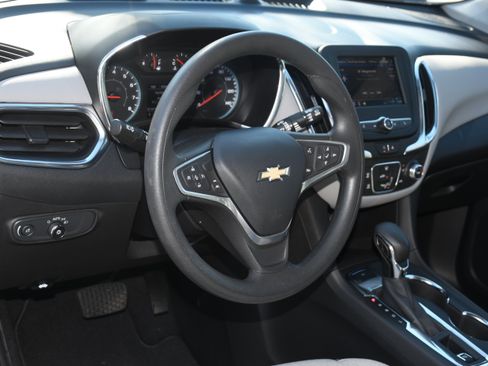 Used 2023 Chevrolet Equinox LS image 8