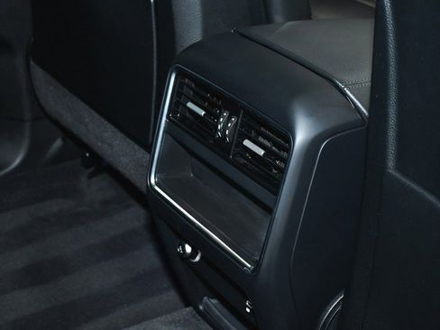 Used 2022 Porsche Cayenne Coupe image 53