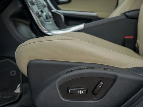 Used 2018 Volvo S60 T5 Dynamic w/ Vision Package image 21