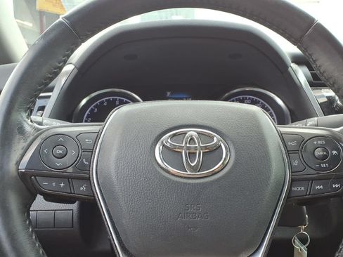 Used 2020 Toyota Camry SE FWD image 15