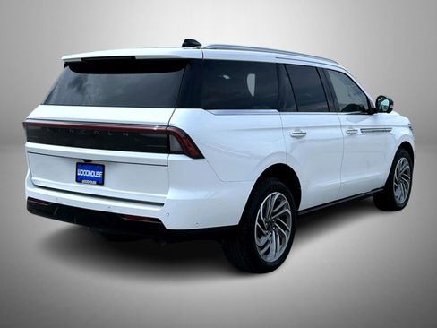 Used 2025 Lincoln Navigator Reserve AWD/4WD image 5