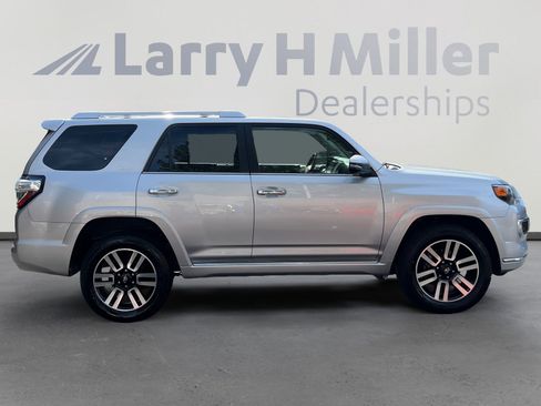 Used 2022 Toyota 4Runner Limited AWD/4WD image 6