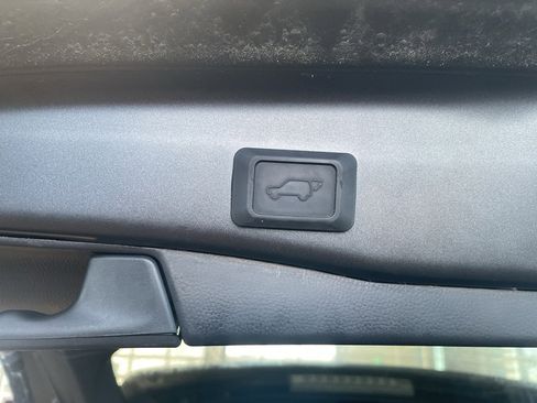 Used 2022 Toyota RAV4 Limited w/ Limited Grade Weather Package AWD/4WD image 10
