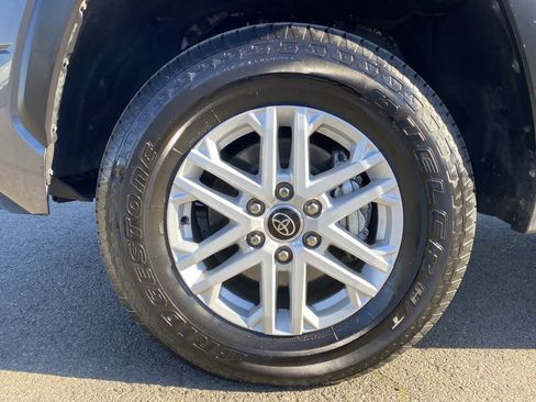 Used 2023 Toyota Tundra SR5 w/ SR5 Convenience Package image 10