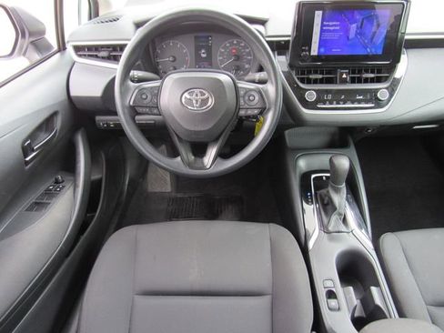 Used 2024 Toyota Corolla LE FWD image 17