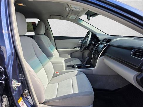 Used 2016 Toyota Camry LE FWD image 11