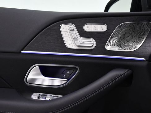 New 2026 Mercedes-Benz GLS 450 4MATIC image 14