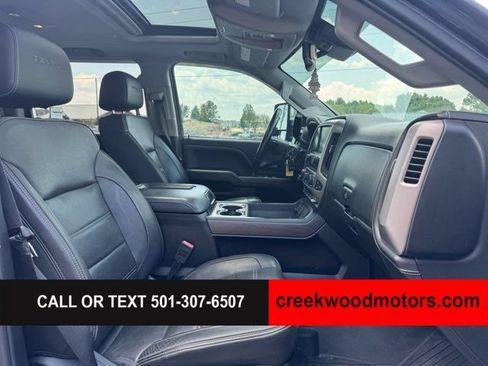 Used 2019 GMC Sierra 2500 Denali w/ Duramax Plus Package AWD/4WD image 11