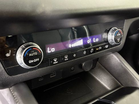 Used 2024 Mitsubishi Outlander SE image 27