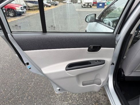 Used 2010 Hyundai Accent GLS w/ Premium Pkg 4 image 22