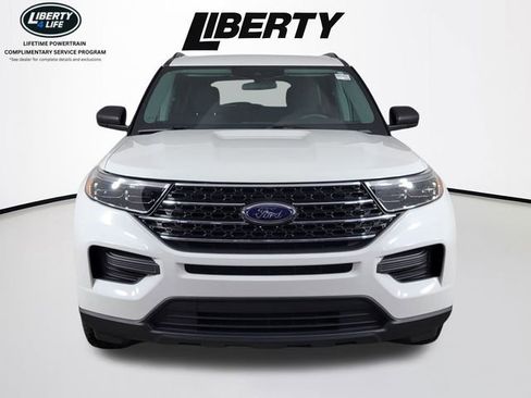 Used 2023 Ford Explorer XLT AWD/4WD image 8