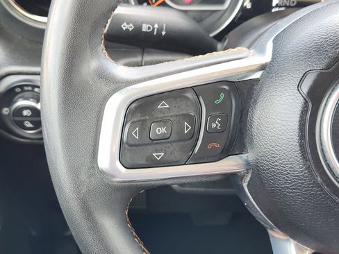 Used 2023 Jeep Gladiator Overland AWD/4WD image 34