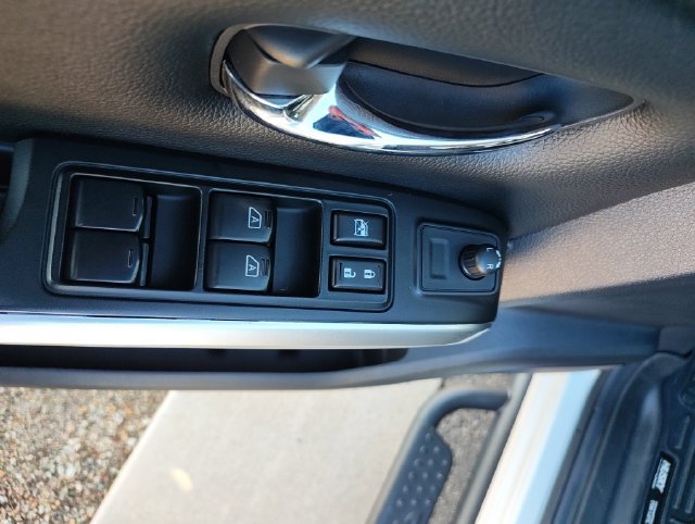 Used 2024 Nissan Titan SV w/ SV Convenience Package AWD/4WD image 20