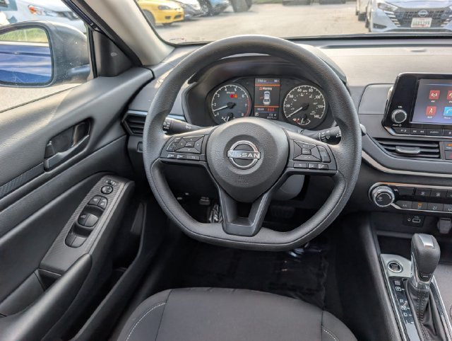 Used 2024 Nissan Altima 2.5 S FWD image 16