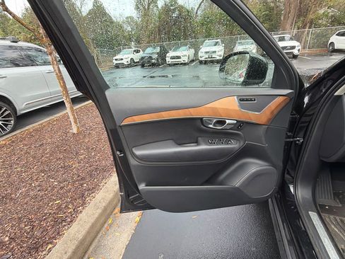 Certified 2022 Volvo XC90 T8 Inscription Expression w/ Advanced Package image 24