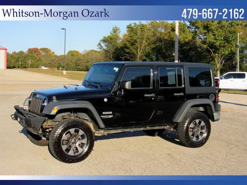 Used 2018 Jeep Wrangler Unlimited Sport w/ Connectivity Group image 4