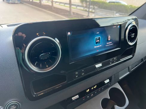 Used 2019 Mercedes-Benz Sprinter 144 image 77