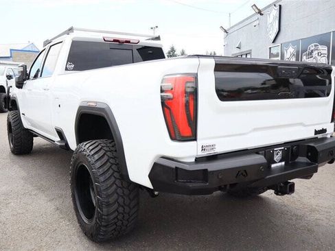 Used 2024 GMC Sierra 3500 AT4 w/ Technology Package AWD/4WD image 3