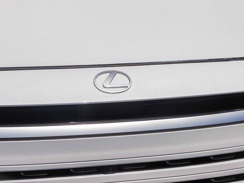 Used 2025 Lexus TX 500h AWD w/ Technology Package image 13