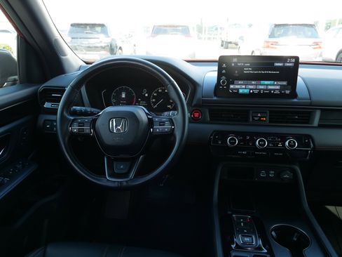 Used 2024 Honda Pilot TrailSport image 20