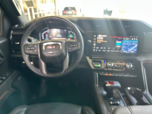 Used 2025 GMC Sierra 1500 AT4 w/ AT4 Premium Package AWD/4WD image 15