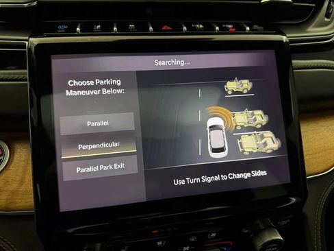 Used 2022 Jeep Grand Cherokee Summit AWD/4WD image 25