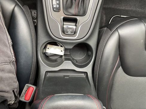 Used 2022 Jeep Cherokee Trailhawk image 14