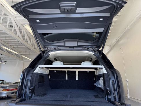 Used 2024 Land Rover Range Rover Autobiography image 49
