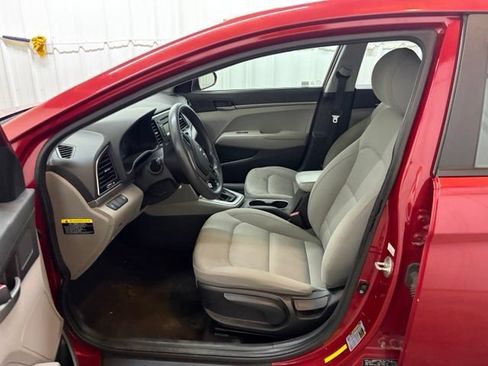 Used 2018 Hyundai Elantra SE FWD image 19