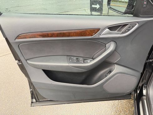 Used 2018 Audi Q3 2.0T Premium Plus w/ Premium Plus Package image 37