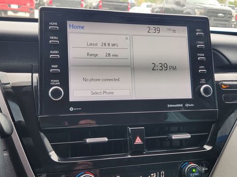 Used 2024 Toyota Camry XLE FWD image 18