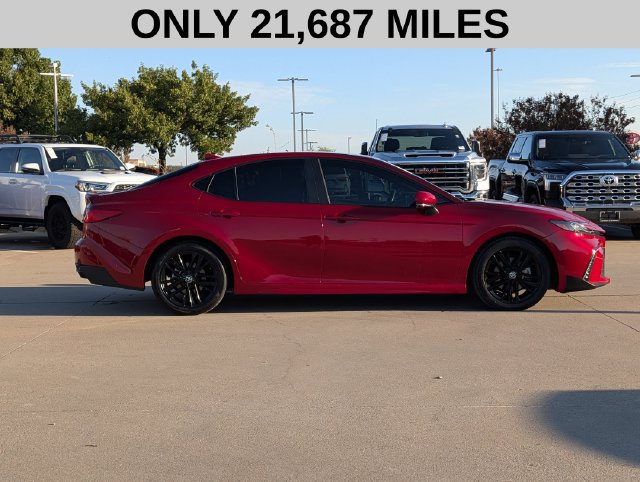 Used 2025 Toyota Camry SE w/ Convenience Package FWD image 4