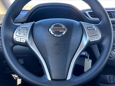 Used 2016 Nissan Rogue S image 10