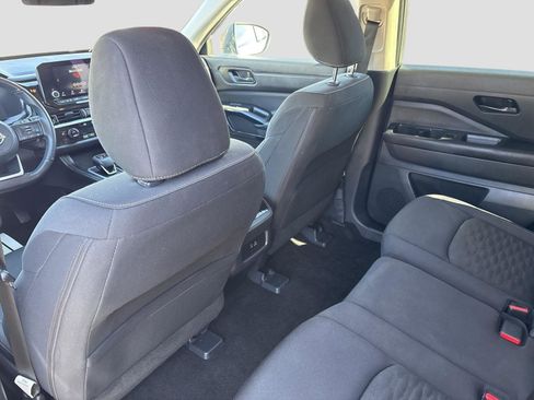 Used 2025 Nissan Pathfinder SV AWD/4WD image 18