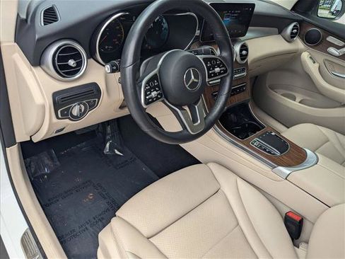Used 2022 Mercedes-Benz GLC 300 4MATIC image 10