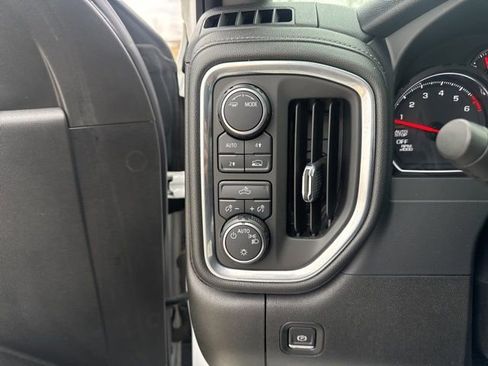 Used 2021 Chevrolet Silverado 1500 LT image 30