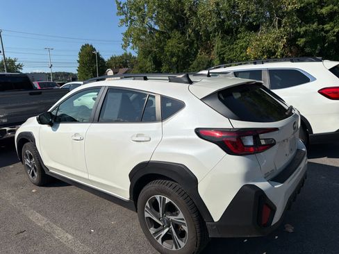Used 2024 Subaru Crosstrek 2.0i Premium AWD/4WD image 24