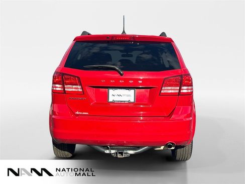 Used 2018 Dodge Journey SE image 4