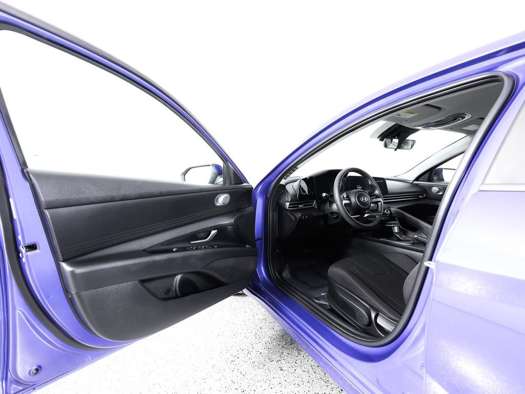 Used 2024 Hyundai Elantra SEL FWD image 19